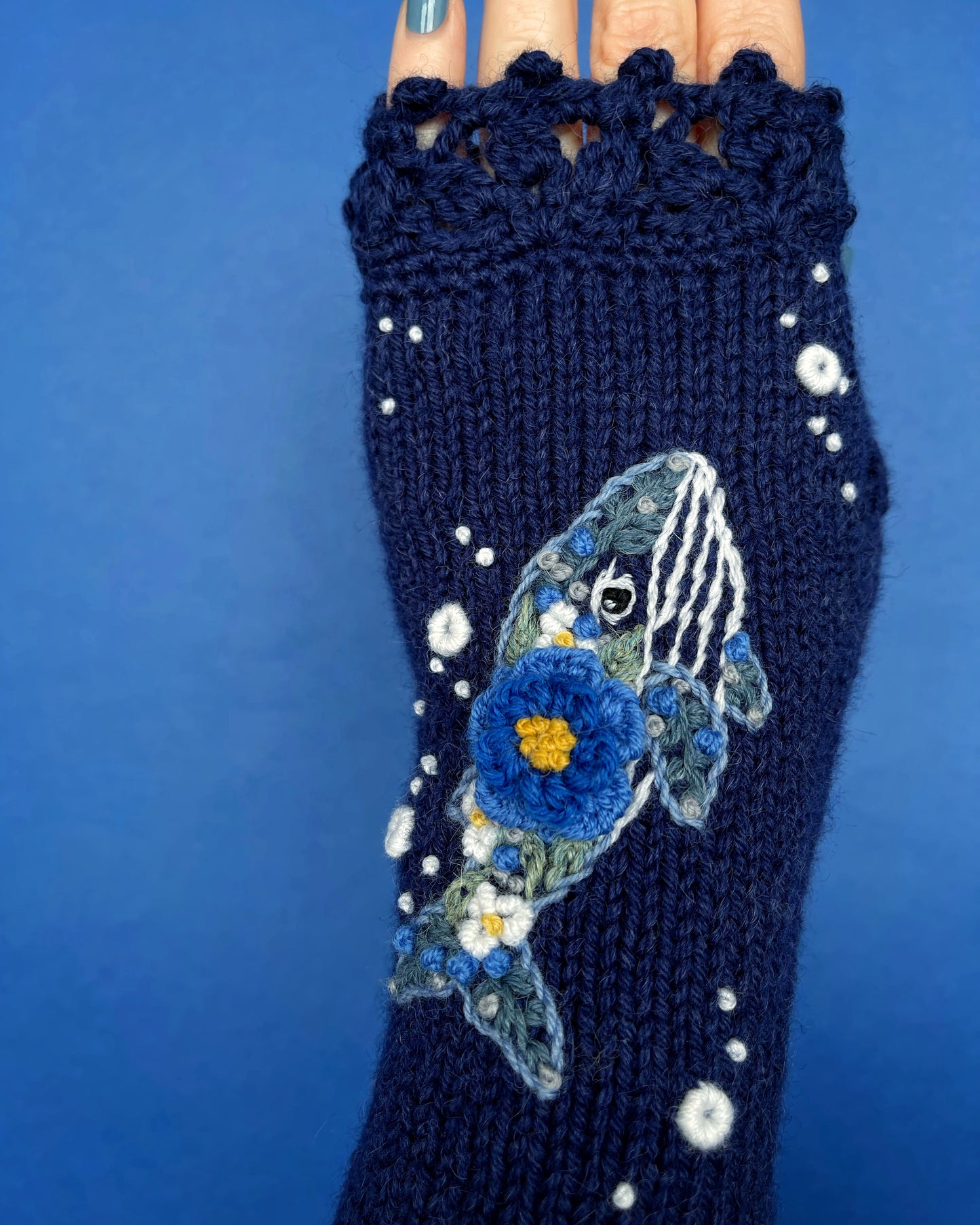 Long navy blue gloves with mother and baby whales