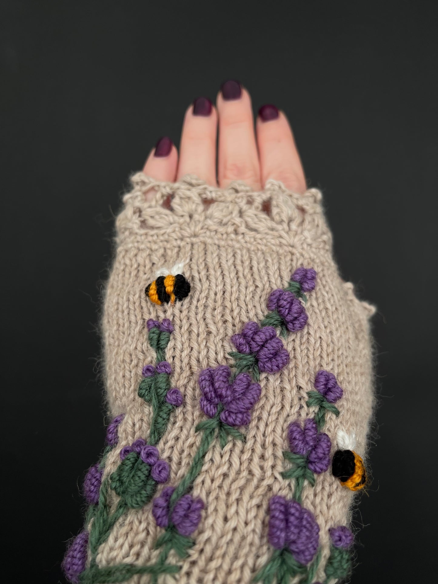 Beige gloves with lavender and bees