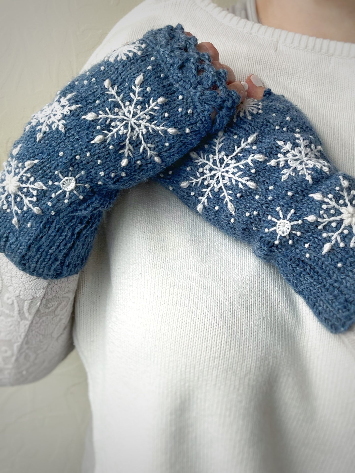 Denim blue embroidered gloves with snowflakes