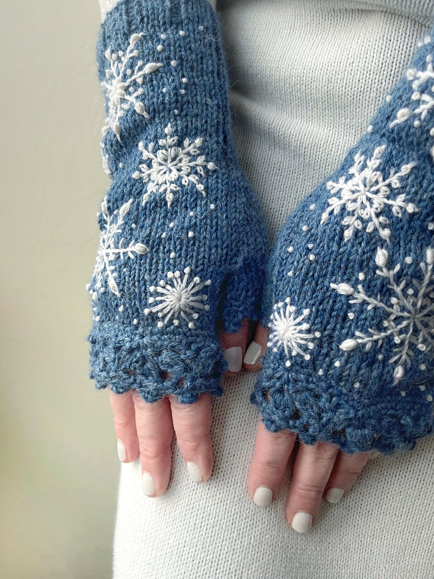 Denim blue embroidered gloves with snowflakes