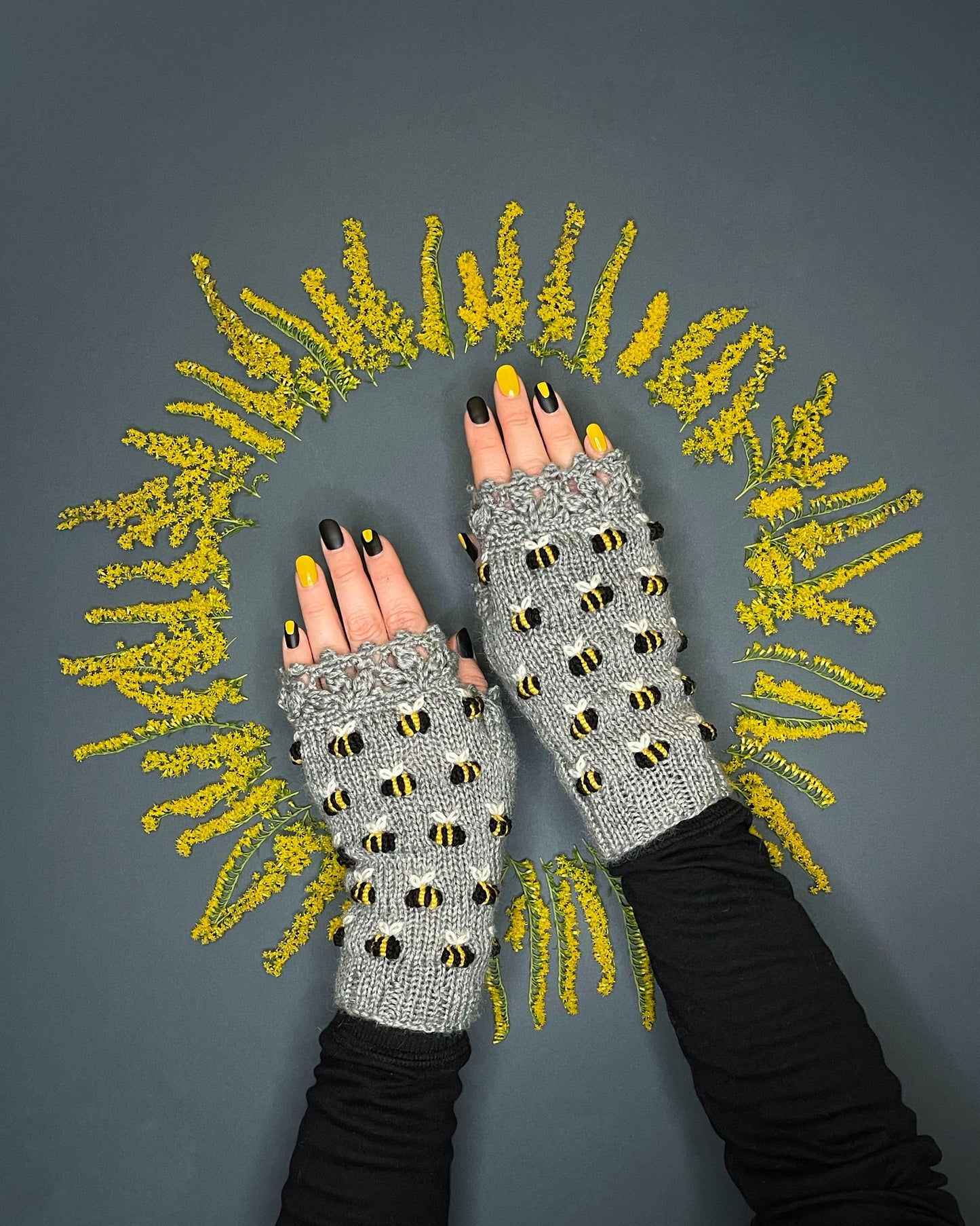 Gray gloves with embroidered bees